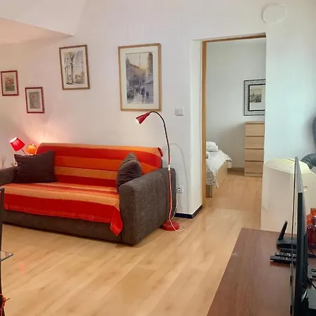 Very Cosy Flat In Heart Of Old Town Of Near *