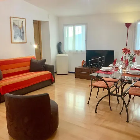 Apartment Very Cosy Flat In Heart Of Old Town Of Near *
